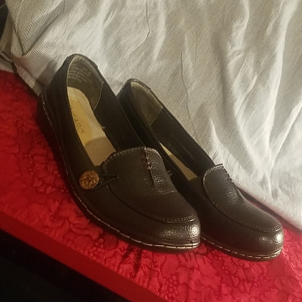 Ingaro Ladies Casual shoes size 6.5